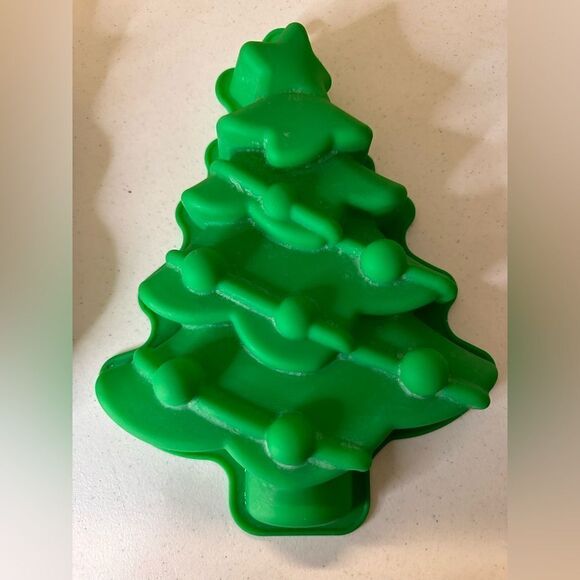 Holiday baking molds - Picture 3 of 4